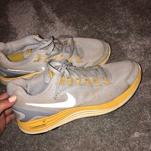 Gently worn Nike Lunarglide 3 x Livestrong sneaker
